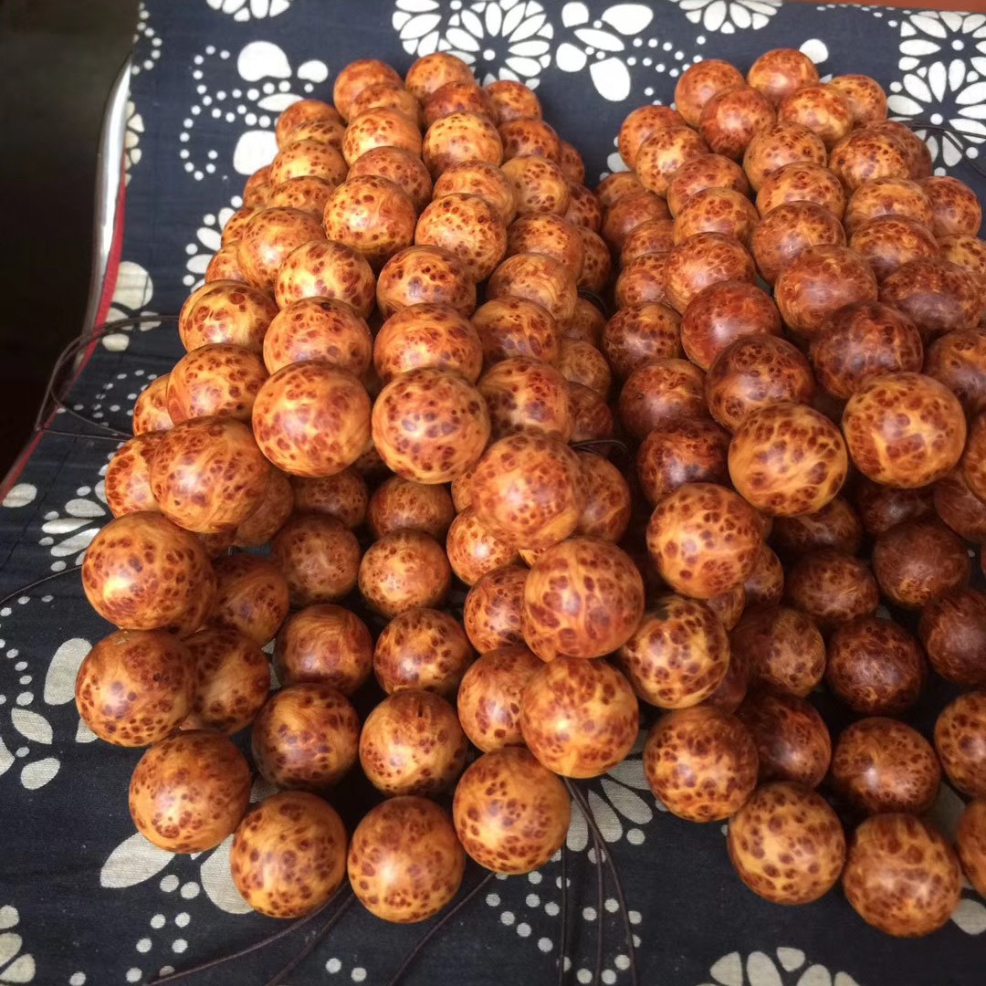 崖柏瘤疤手串20mm满瘤疤雀眼凉山料手串太行陈化料文玩佛珠厂批发