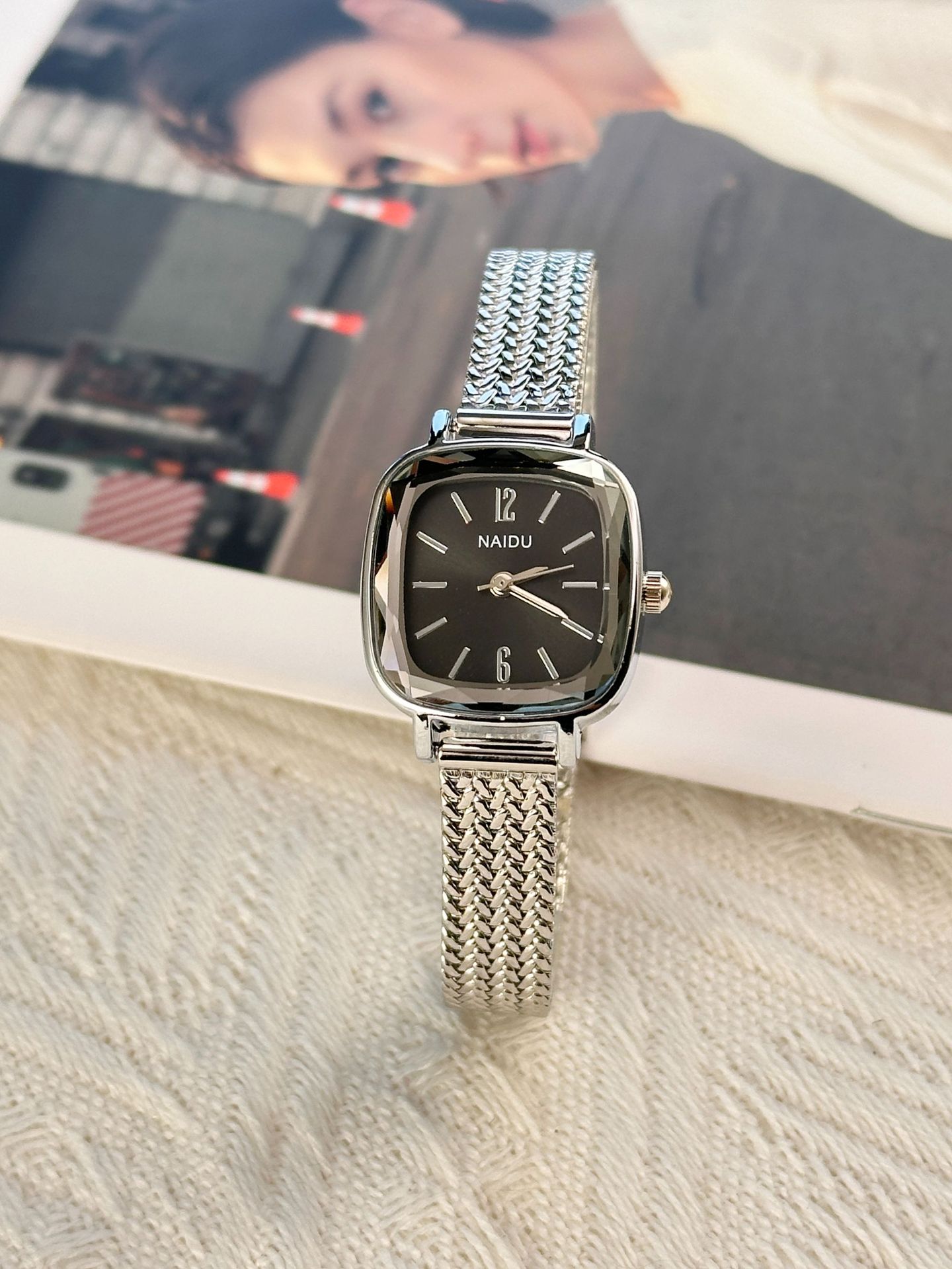 35g Weight Ordinary Glass Mirror Material Imitation Leather Strap Material Watch Classification Pointer Display Type Folding Buckle Buckle Style Square Dial Shape Casual, Daily Occasion Quartz Movement Solid Color Pattern Women's Gender Classic Style Style Classic Style Solid Color Folding Buckle Quartz Watch Women's Watches 16