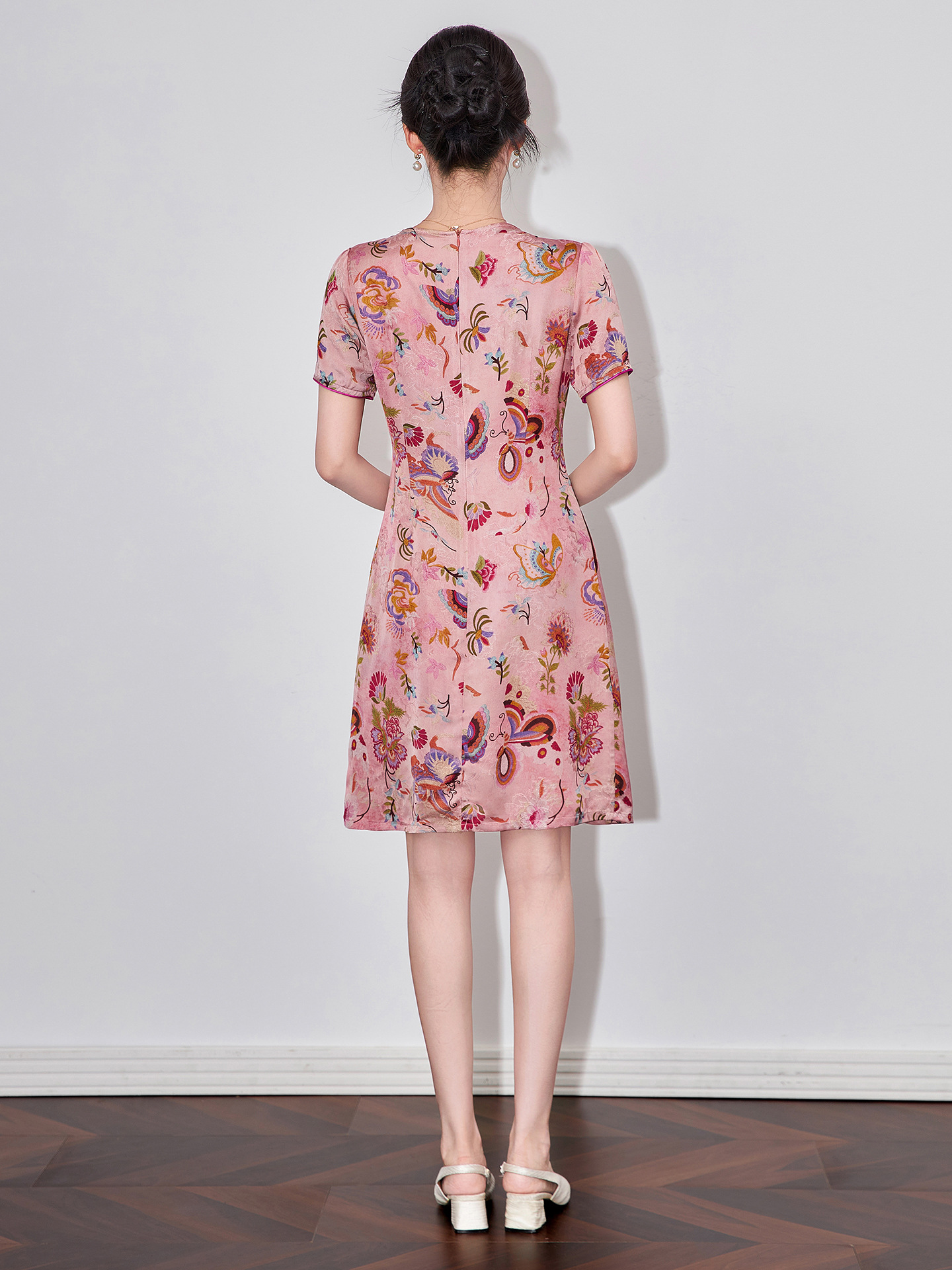 Váy sườn xám cách tân jacquard phong cách Trung Quốc chất liệu sợi mây thơm, dáng suông thắt eo, tay ngắn mùa hè — Màu xanh lam