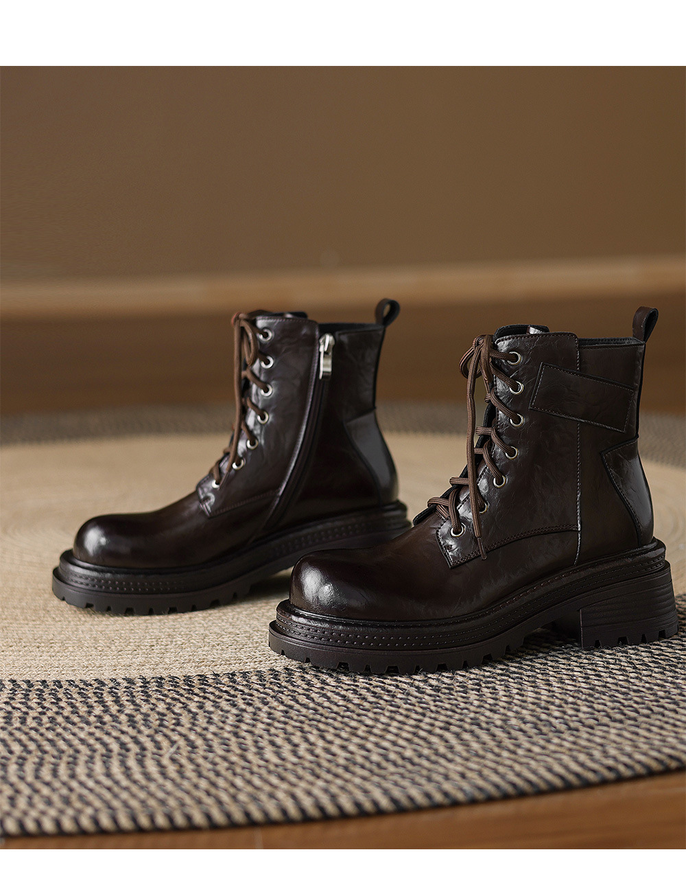 Boot Martin nữ gót dày buộc dây đế tăng chiều cao phong cách Maillard thu đông 2025 — Lớp lót nhung đen, Nhung nâu, Lớp lót đơn màu đen, Lớp lót đơn màu nâu chi tiết 15