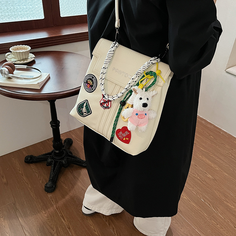 Mochila de mujer de gran capacidad para viajeros casuales 2024 nueva mochila de otoño e invierno universitaria