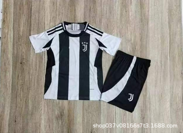 2425 유벤투스 홈코트