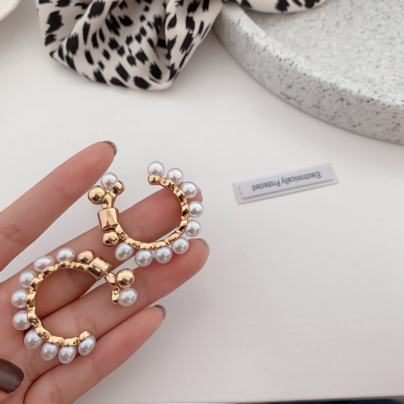 Elegant Retro Flower Alloy Inlay Artificial Gemstones Women's Earrings display picture 4