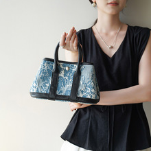 �羳�¿����ƤŮ��ײɫţ��ͨ��������^��ţƤ�߼���б�����