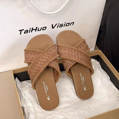 Flat anti-slip cross design ultra-cool summer sandals for women, outdoor wear, fashionable 2025 beach and sand shoes