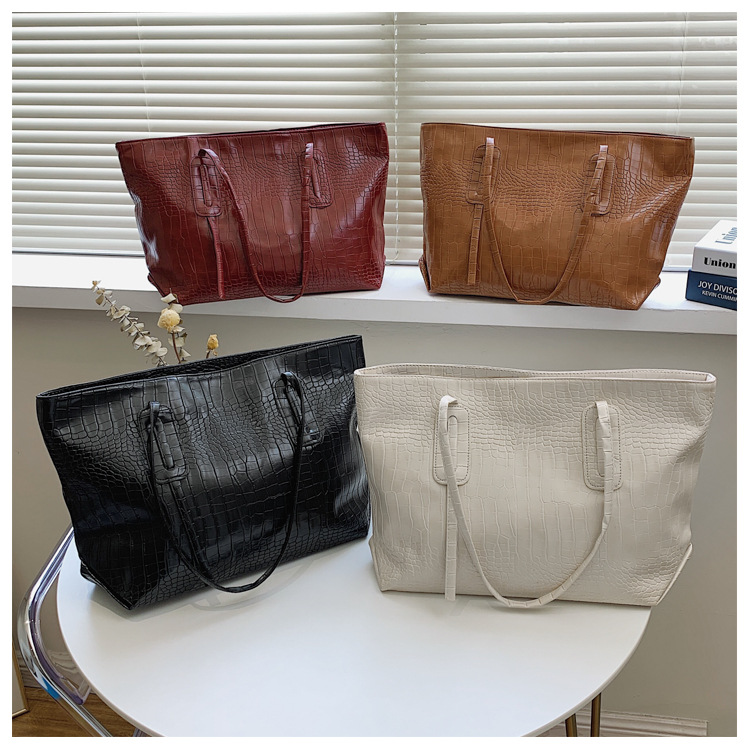 Wholesale Retro Solid Color Large-capacity Shoulder Bag Nihaojewelry display picture 3