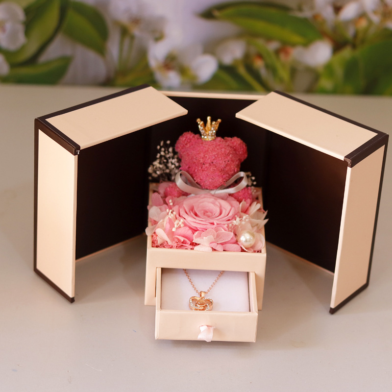 작은 목걸이 핑크 하나의 붉은 꽃