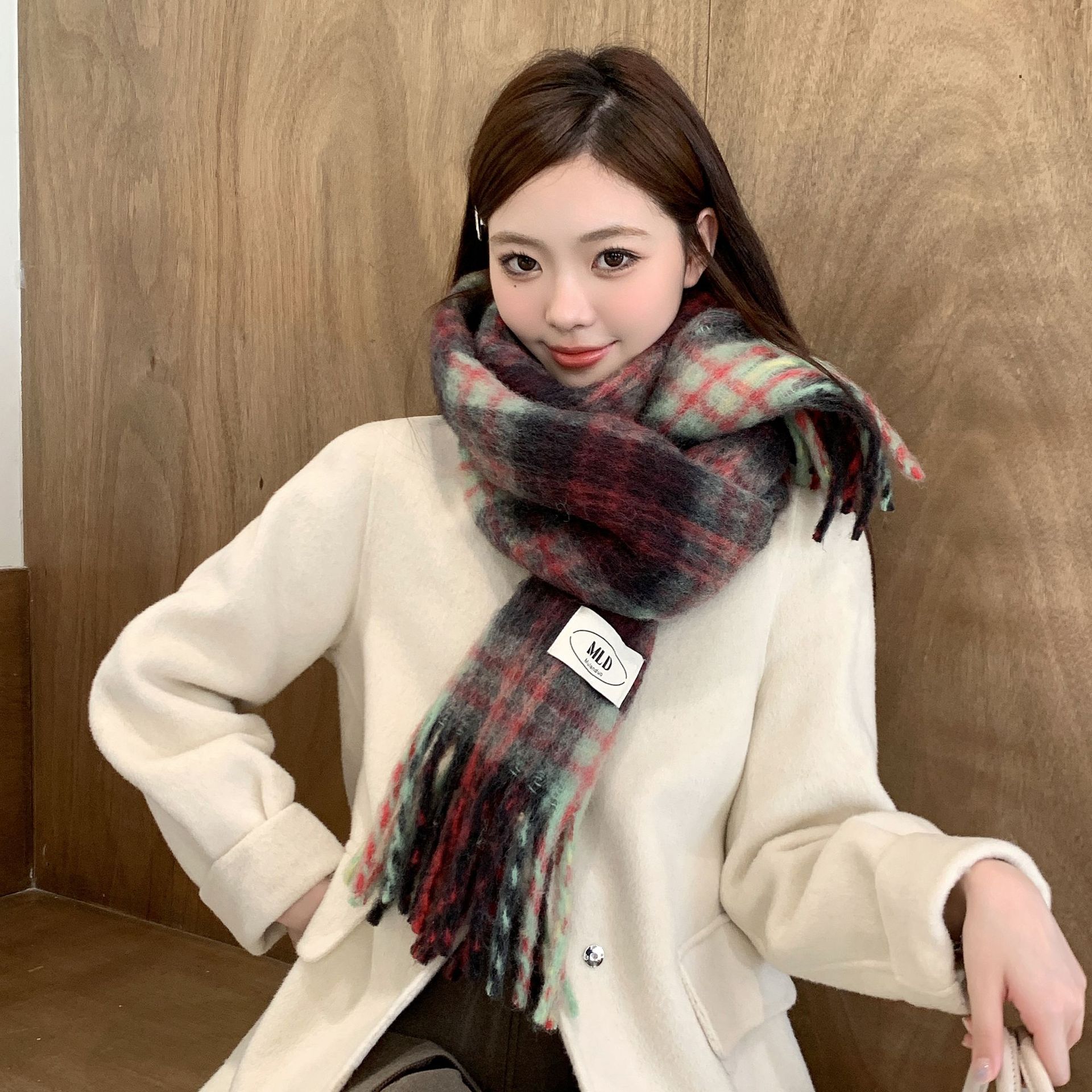 Otoño e invierno engrosado bufandas a cuadros de color mujeres estilo universal imitación de cachemira coreana sensación de atmósfera cálida alrededor del cuello