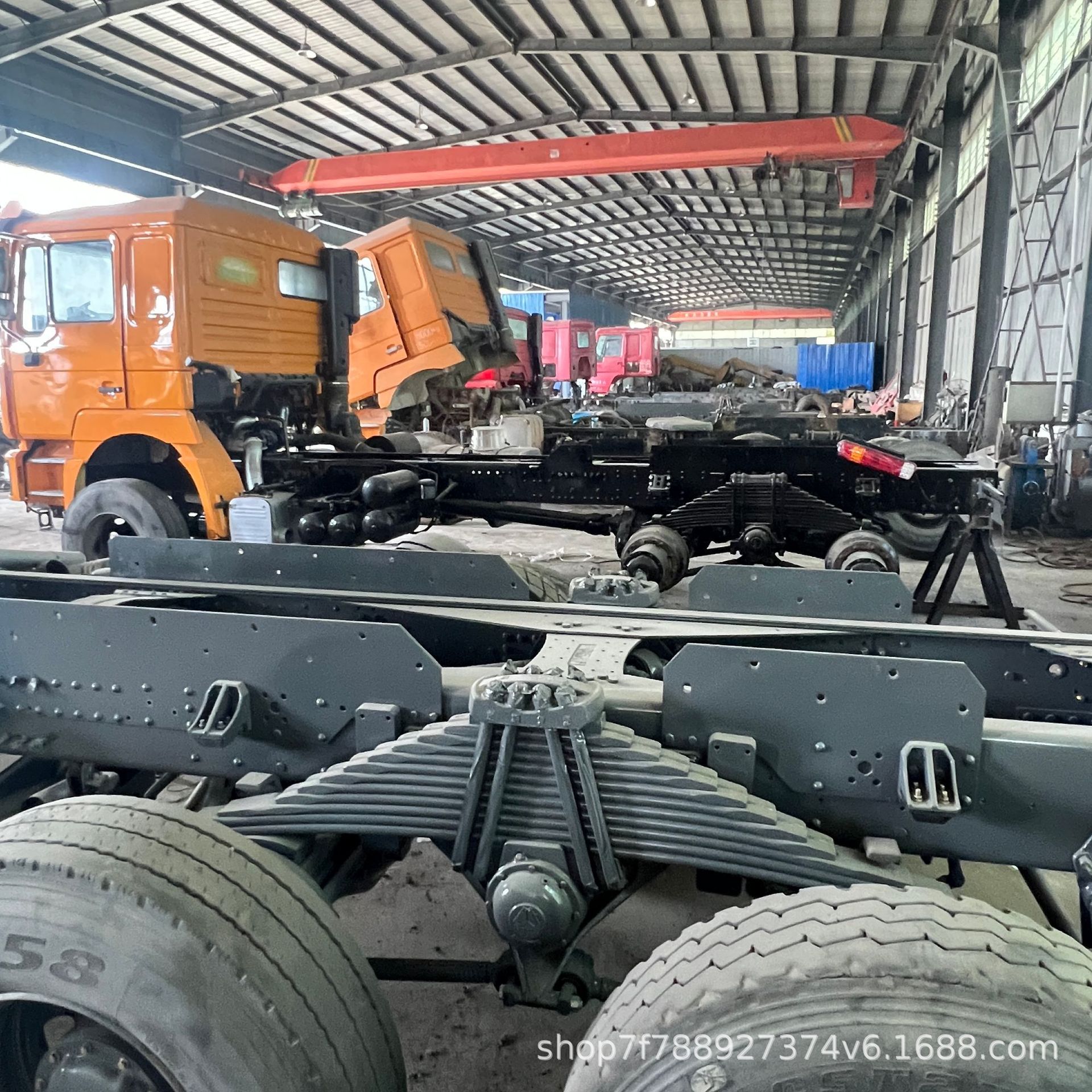 Export HOWO 6*4 front-four-wheel-rear-eight-wheel dump truck with automatic tarpaulin