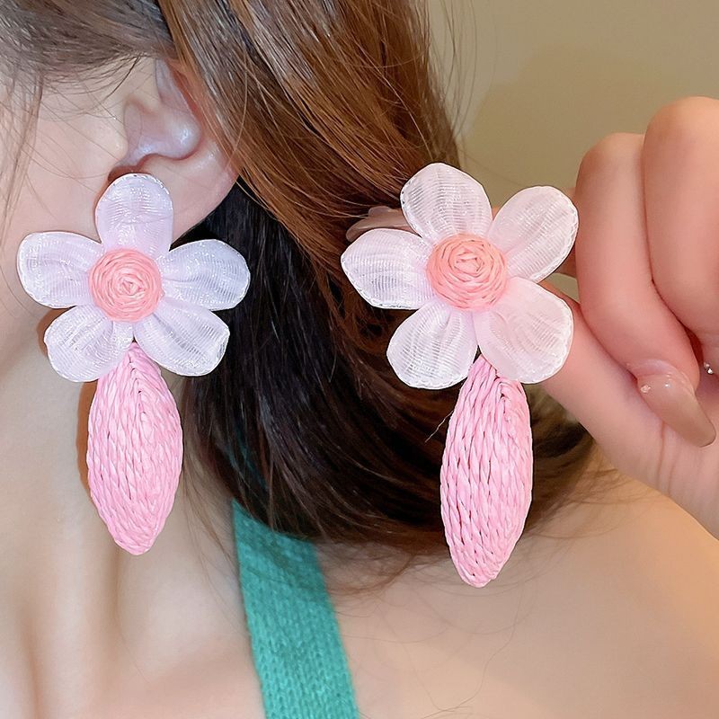 Aguja de plata flor rosa borla estilo vacaciones pendientes verano dulces y exquisitos pendientes pequeños pendientes de diseño fresco mujeres