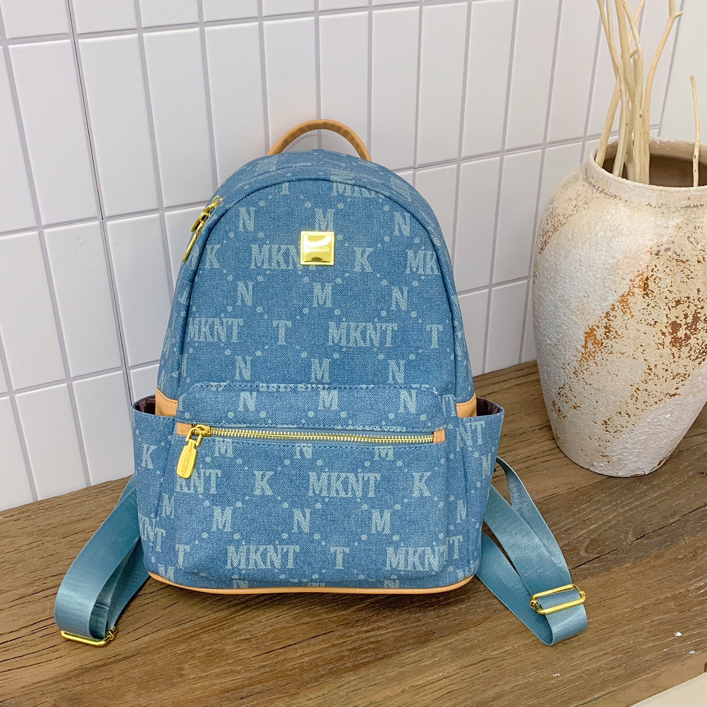 Nueva mochila de mujer transfronteriza, mochila de viaje de gran capacidad, mochila de viaje de letras extranjeras, mochila de mujer de viaje