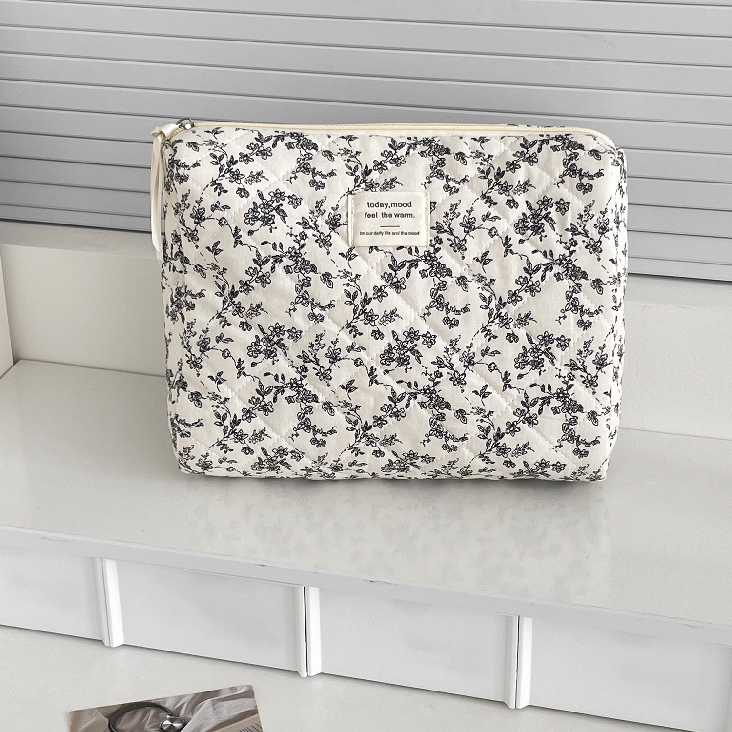 Holiday, Daily Occasion Cotton Material Ditsy Floral Pattern Classic Style Ditsy Floral Cotton Square Makeup Bags