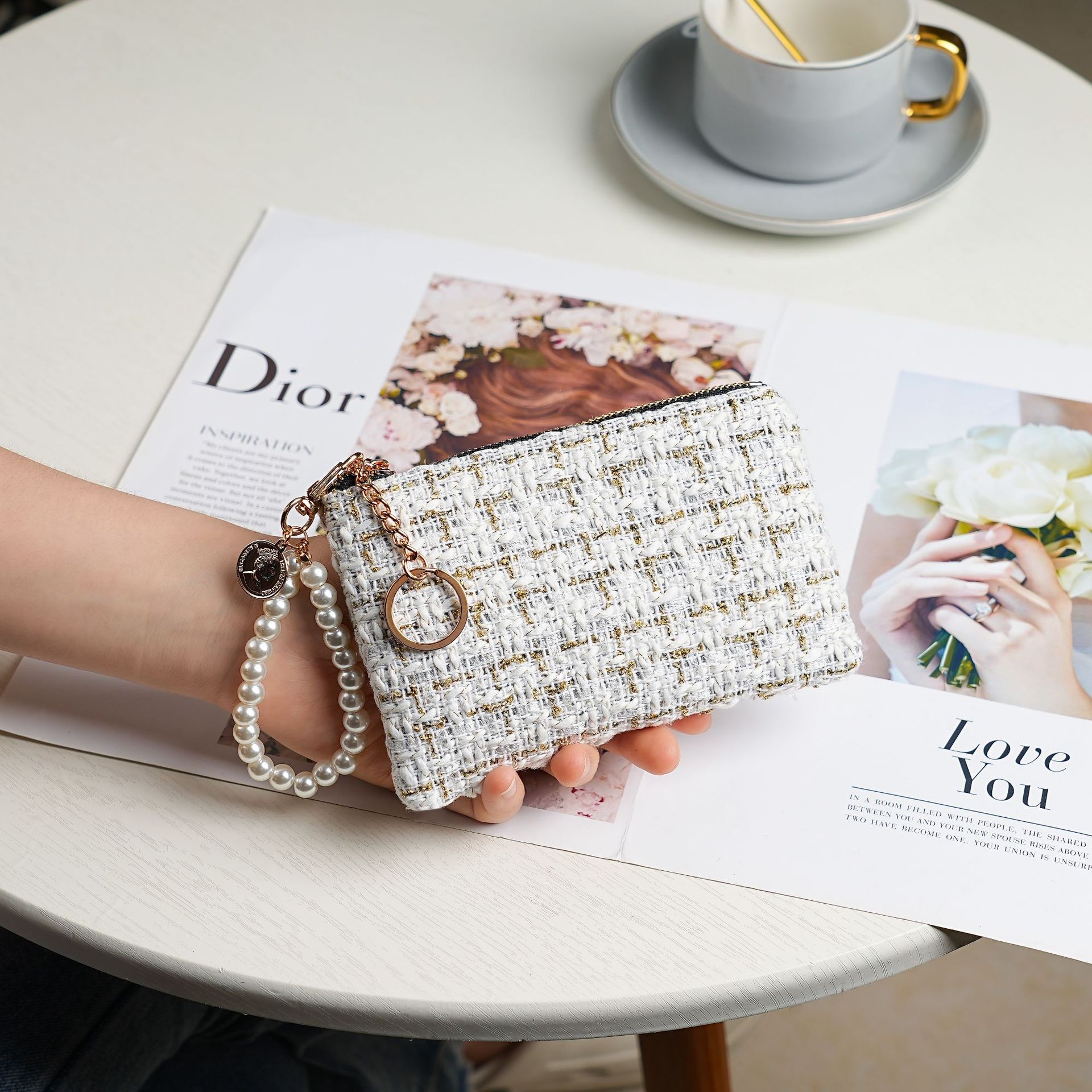 짧은 오프화이트 + 진주 손목