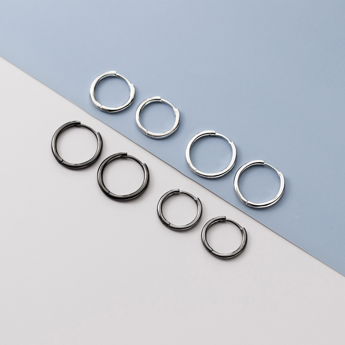 Eloch S925 plata moda moda hombre y mujer en la calle simple con líneas brillantes botones de orejas redondas M05958