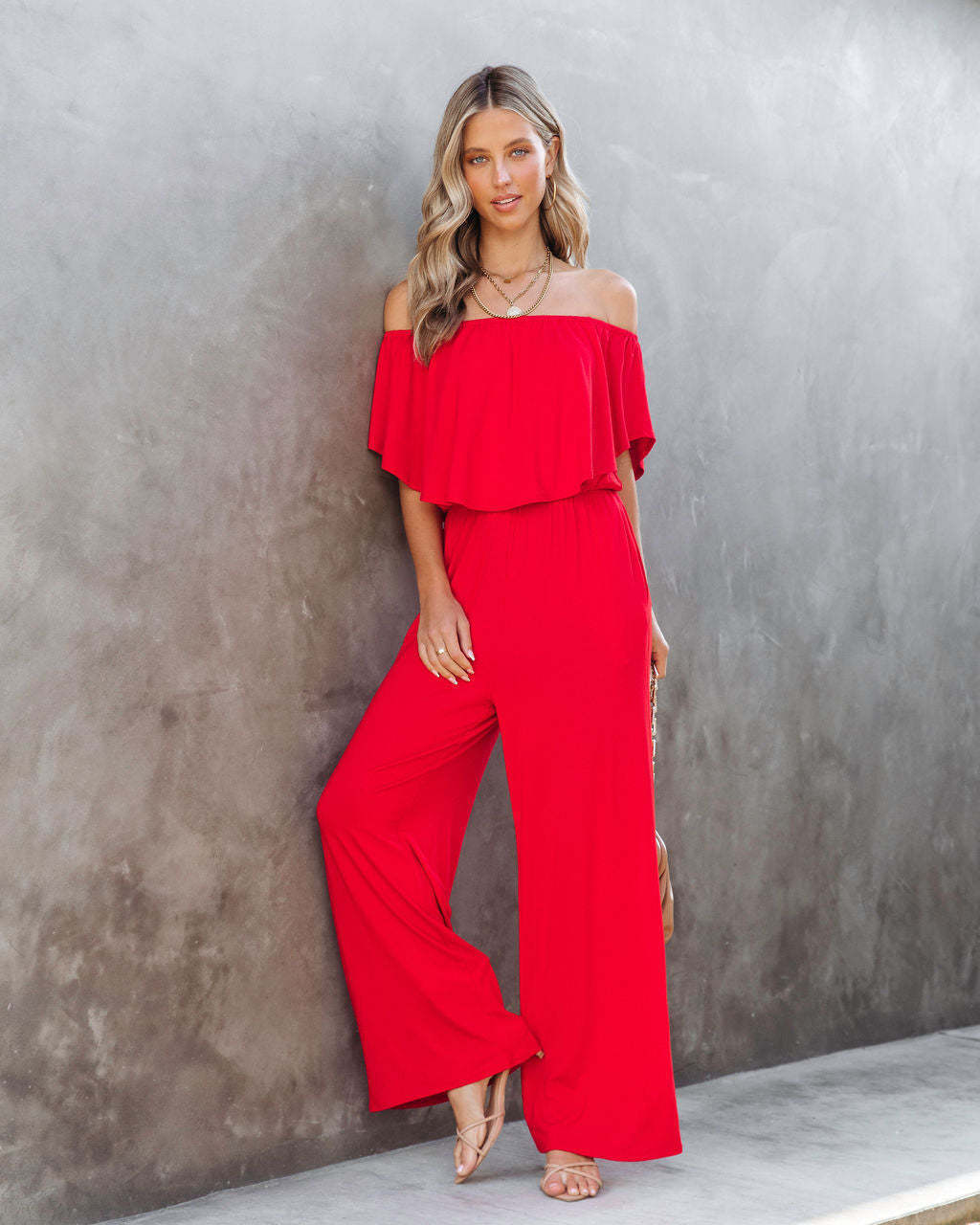 2024 Frühjahr/Sommer Damenbekleidung Ein modischer und eleganter schulterfreier Jumpsuit mit lässiger Hose mit weitem Bein für Damen_voghion.com