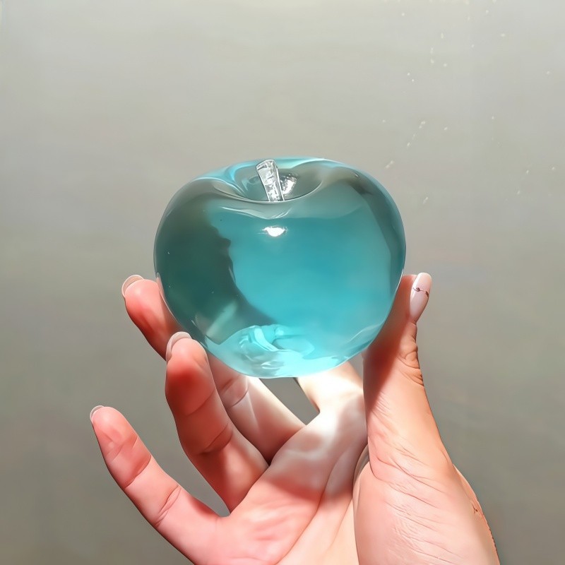 El mismo pequeño libro rojo, la sal marina, la mano azul, la pelota, el aceite de coco plástico, el juguete de descompresión Roja de Internet de alto valor facial.