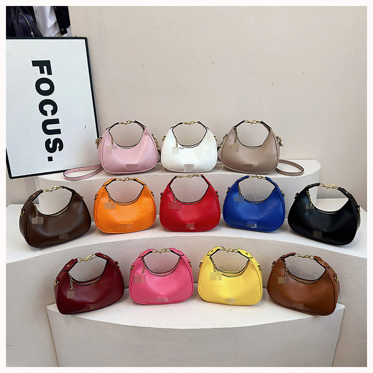 New Retro Niche Crescent-Shaped Handbag for Women, Korean Style Ins Fashion Shoulder Bag, Stylish Versatile Crossbody Bag