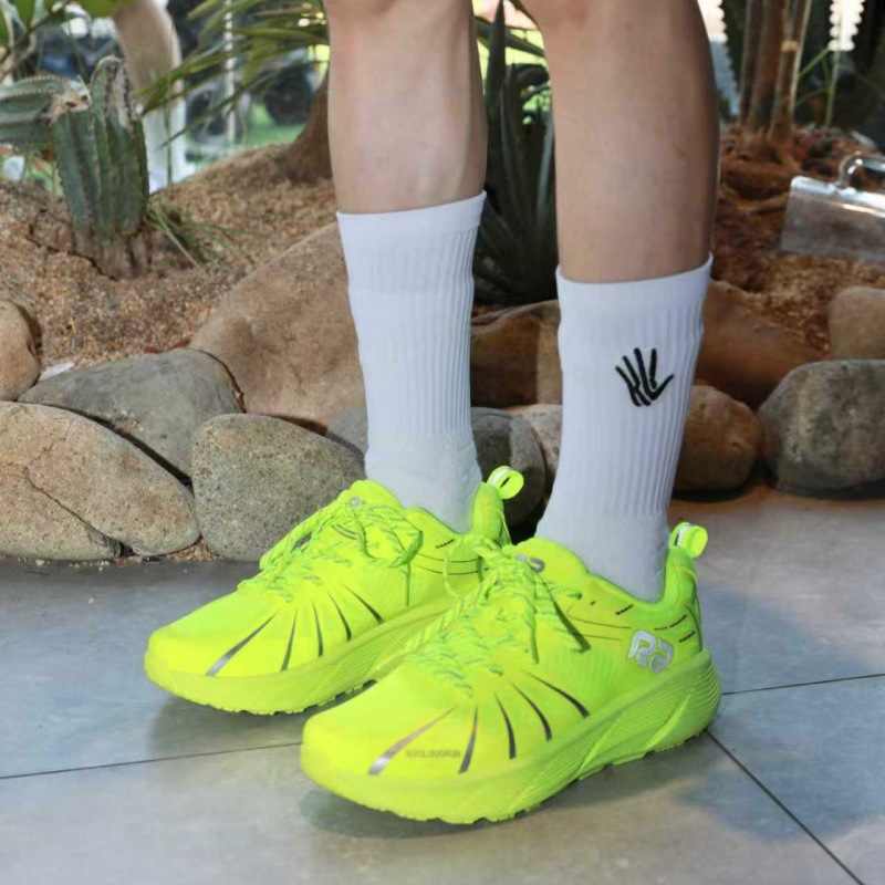 Four-Season Mid-Calf Basketball Socks Men's Sports Socks Non-Slip Anti-Odor Professional Outdoor Quick-Drying Sports Socks