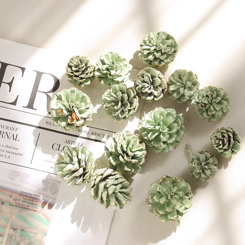 Buscando madera cruzando decoraciones navideñas colgantes de pino natural salvaje guirnaldas de pino material DIY camino de disparo de Navidad