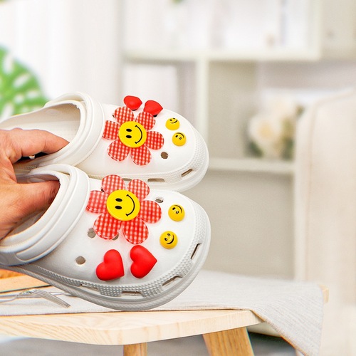 Sunflower Hole Shoes Accessory Smiling Flower Shoe Clip Decorative Shoe Accessory Summer Versatile Flower Shoes【Yiwu Express Delivery】