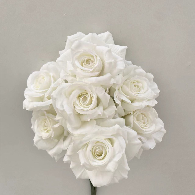 Flores falsas blancas Flores artificiales Flores para bodas Auditorio de bodas Decoración del hotel Techo artificial Flores artificiales Flores falsas