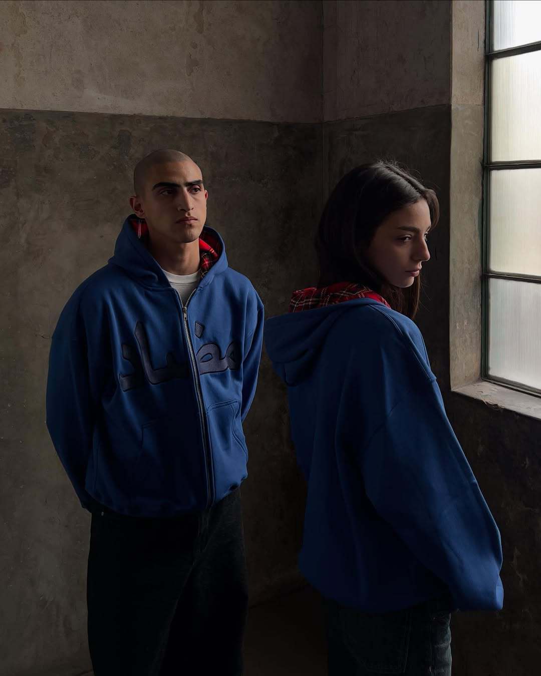 Giacca con cappuccio uomo y2k con zip e stampa personalizzata_voghion.com