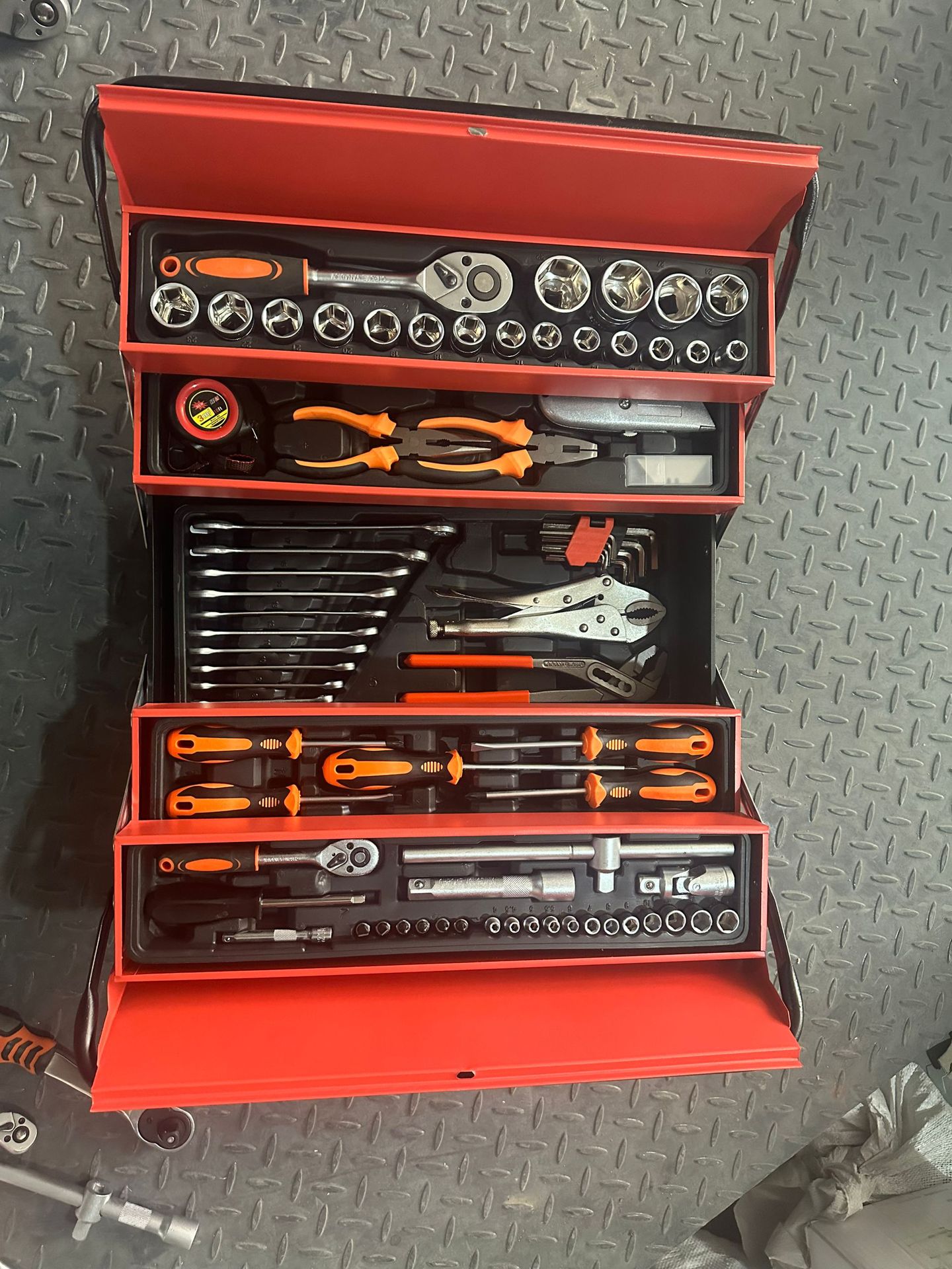 Juego de herramientas automoción 85 piezas caja metal plegable incluye pinzas y llaves