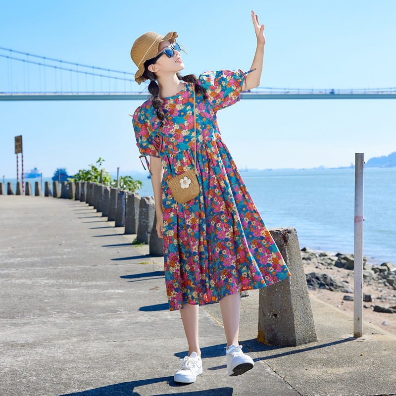 Vestido para niñas de manga corta Verano 2024 nuevo vestido de princesa artística suelta con estampado de flores para niños medianos y grandes