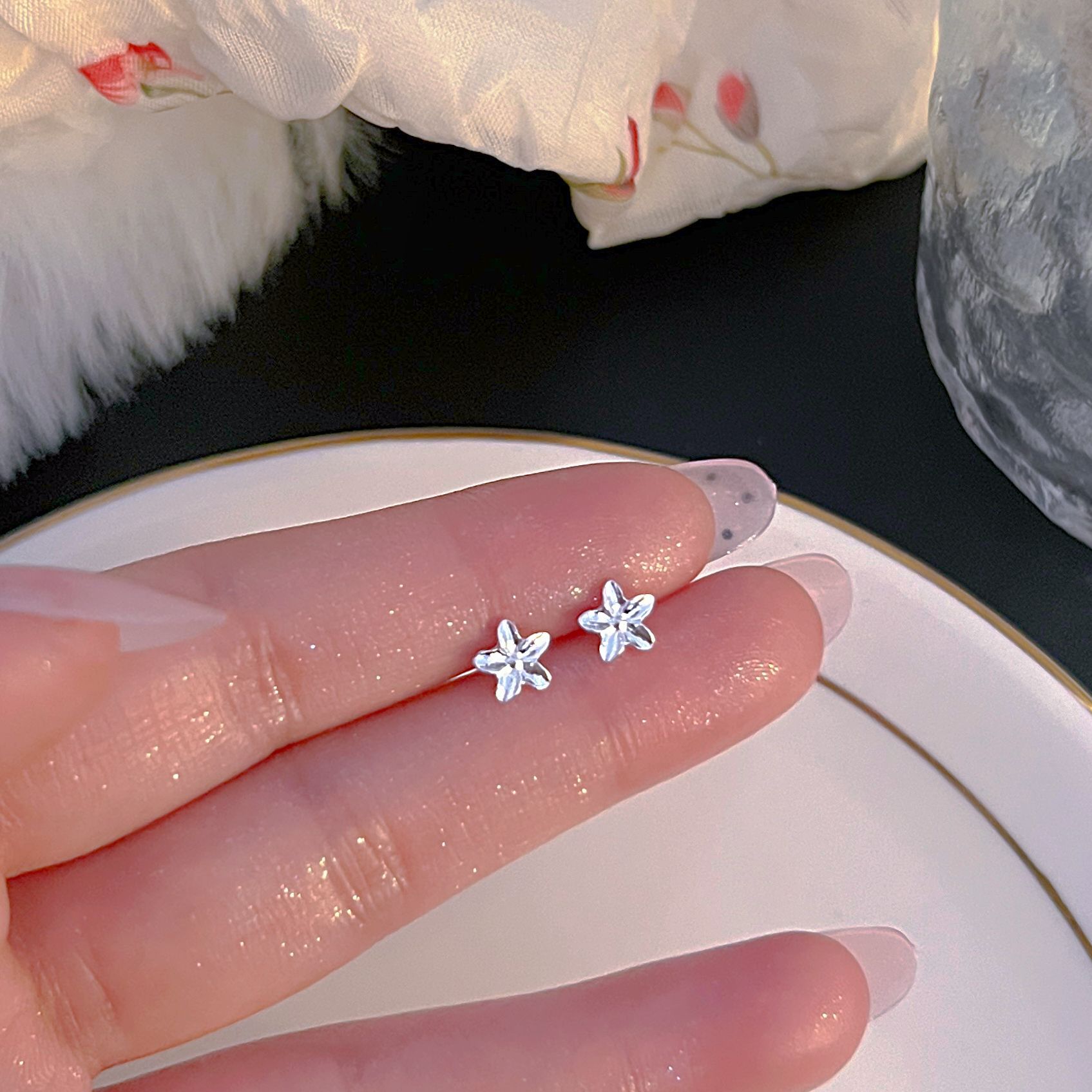 S999 Silver Ear Studs Delicate Compact Pure Silver Premium Pearl Earrings Hypoallergenic Sleep-in Cartilage Studs Ear Jewelry