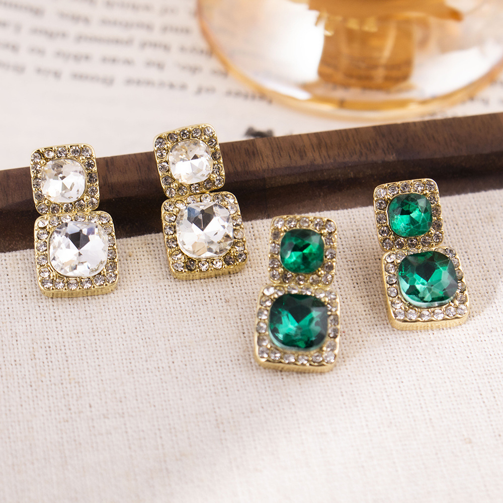 Pendientes de borla geométrica con incrustaciones de diamantes vintage de mediana edad Pendientes de viento de palacio de temperamento de nicho Pendientes de lujo ligero de alta calidad