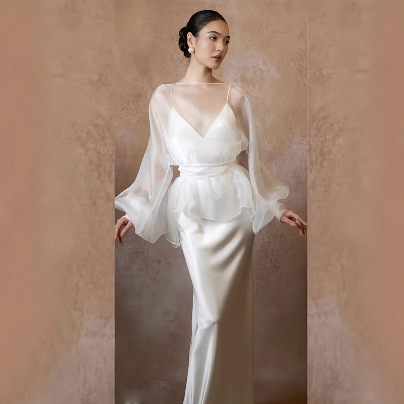 Fashionable White Deep V-Neck Sexy Gown 2026 Spring New Foreign Trade Fashion Trend Mermaid Travel Shoot Light Wedding Dress