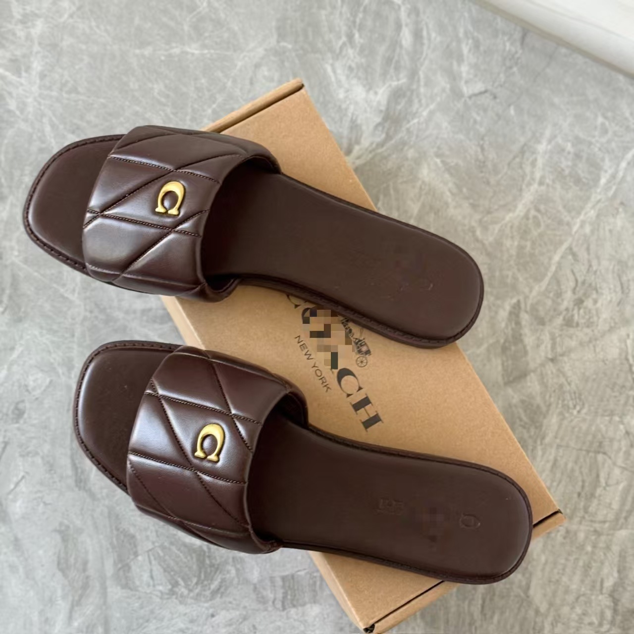 Foreign Trade 2026 Autumn New Fashion Women's Solid Color Large Size Versatile Beach Flip-Flops Wholesale in Stock