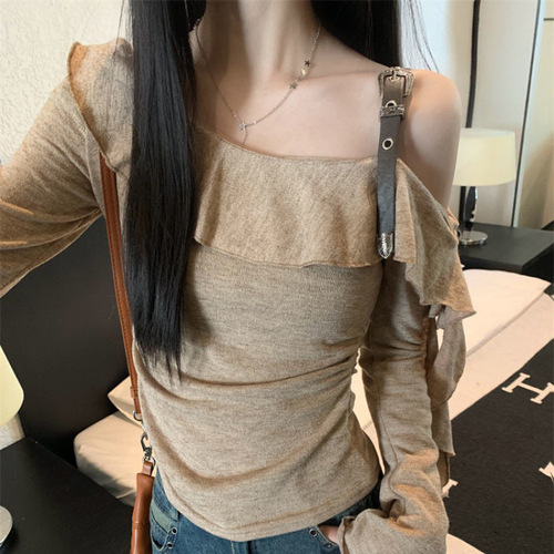 2025 Autumn Niche Irregular Long-Sleeve Off-Shoulder Knit Sweater with Ruffled Hemline, Fitted Design, and Chic Pleated Detail