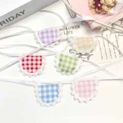 新しい人形エプロン diy アクセサリーかわいいチェック柄人形唾液タオルアクセサリーぬいぐるみ服アクセサリー