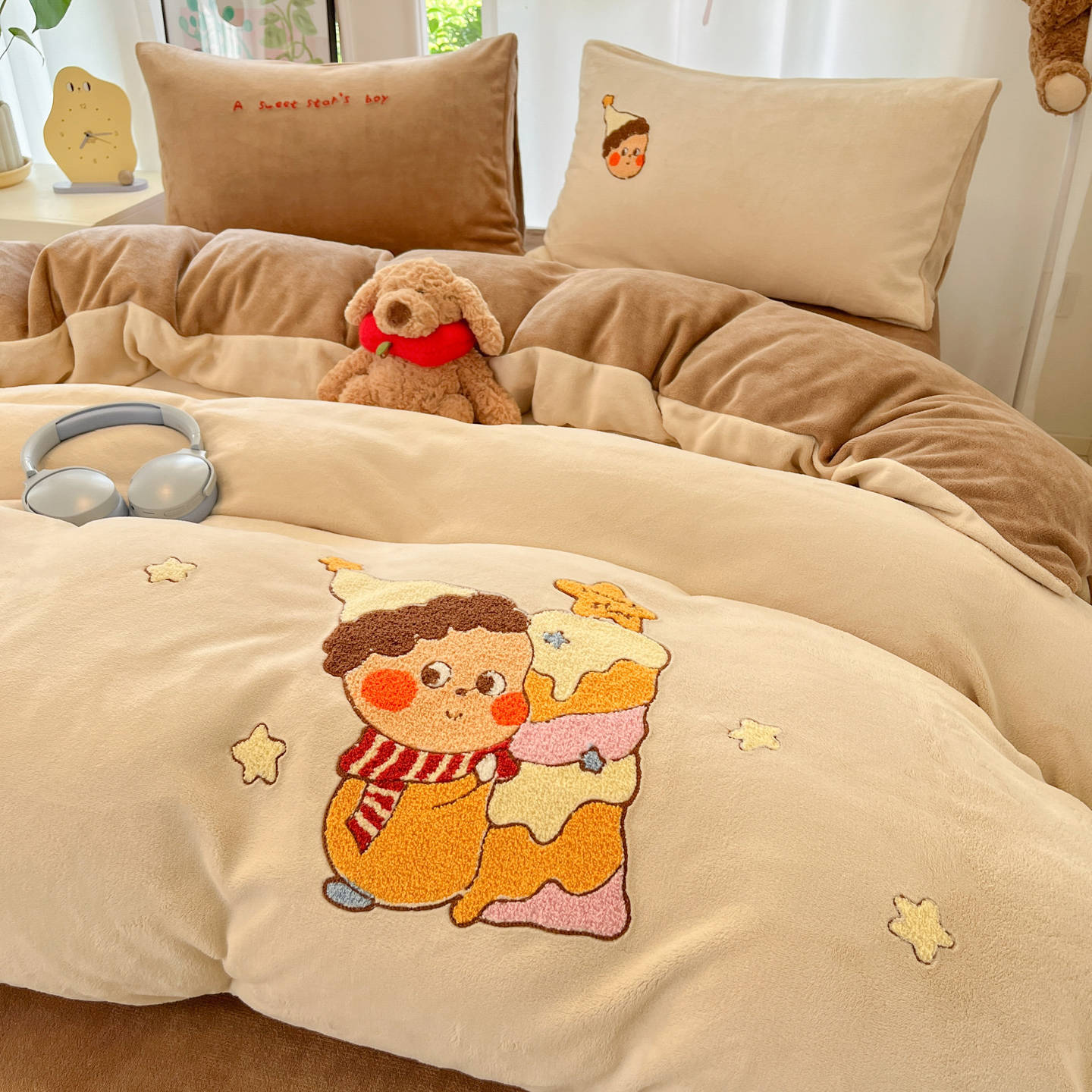 Invierno de dibujos animados de leche de seda cama de cuatro piezas en invierno de seda de coral calentamiento sábanas cubiertas de cama de tres piezas