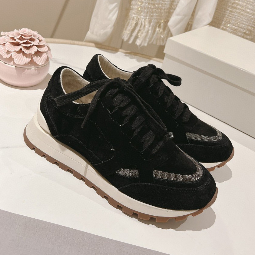 Breathable classic women's comfortable running sneakers for leisure