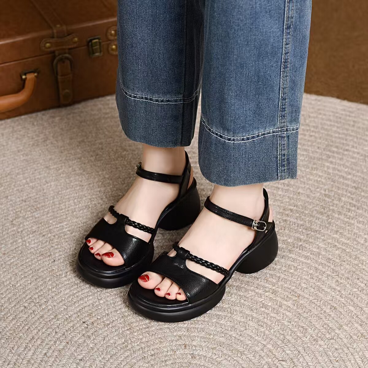 Sandal nữ peep toe gót vuông đế platform da thật, tăng chiều cao — màu be chi tiết 3