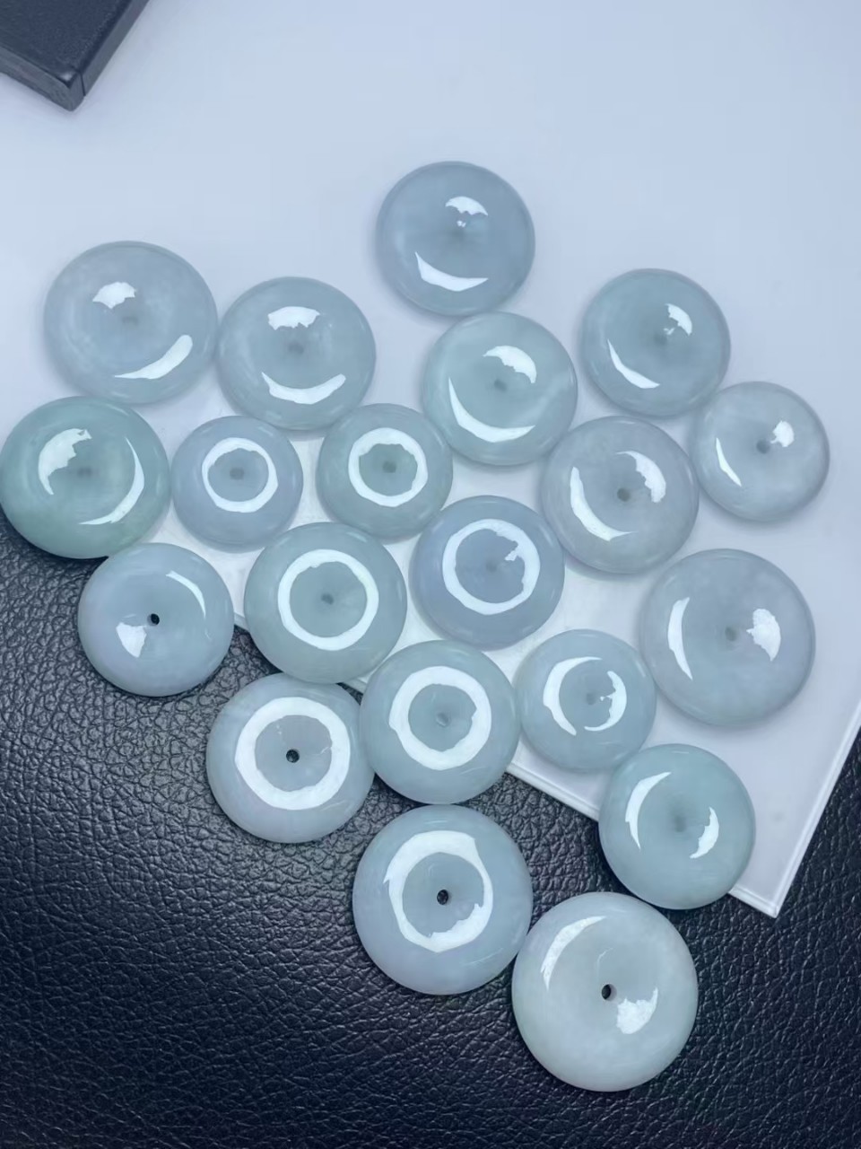 挂件天然缅甸玉翡翠玉石吊坠挂件精致豆色平安扣挂件批发|ms