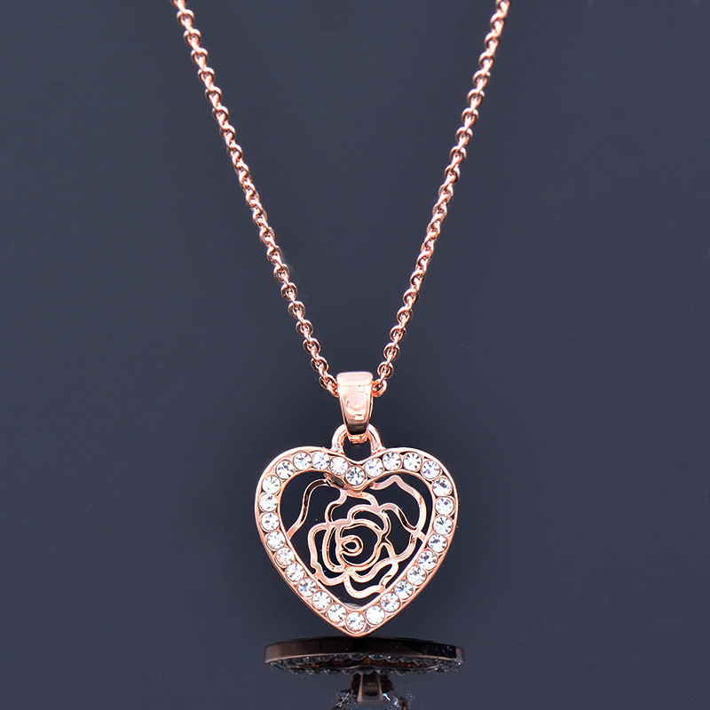 Fashion Heart Shape Rose Alloy Plating Inlay Rhinestones Pendant Necklace 1 Piece display picture 1