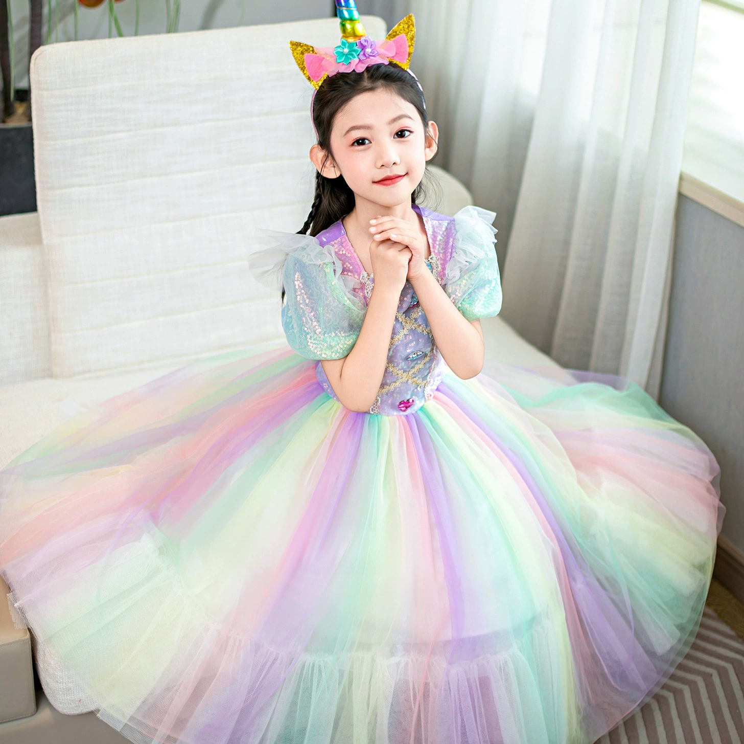 Платье из разноцветной кружева, градиент, puff sleeves, с камнем