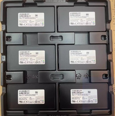 Enterprise-Level Ssd Mz7L37T6Hbla-00A07 Solid State Drive 7.68t Sata3.0 Interface Pm893