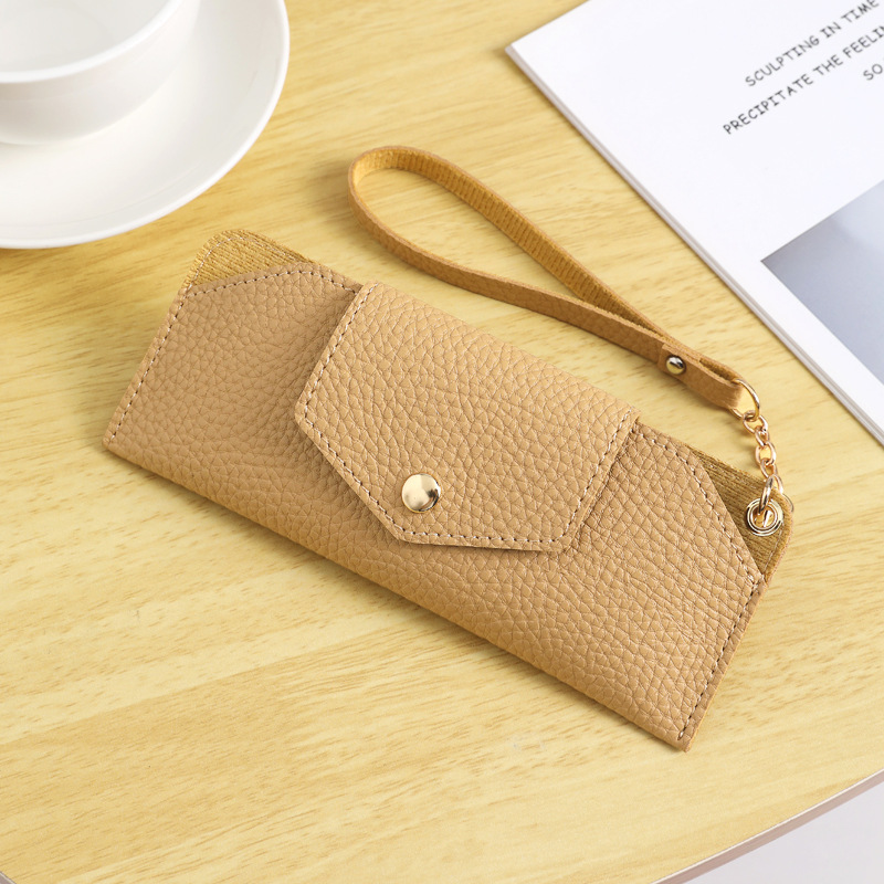 Caja de gafas de cuero de PVC al por mayor, botón de torsión suave pu, gafas de miopía, bolsa de gafas de sol, venta directa de fábrica