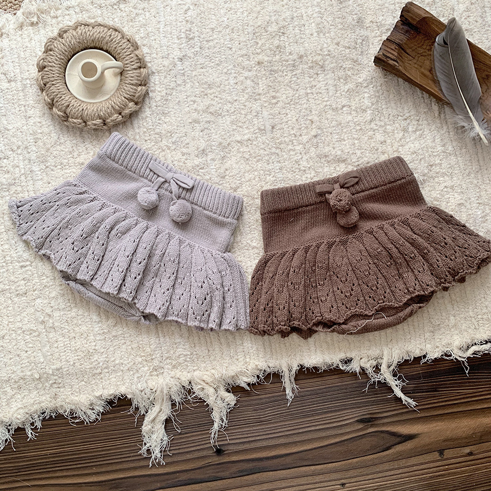 Cutemily女童装跨境秋冬ins镂空复古百褶裙裤女宝荷叶毛球屁屁裤