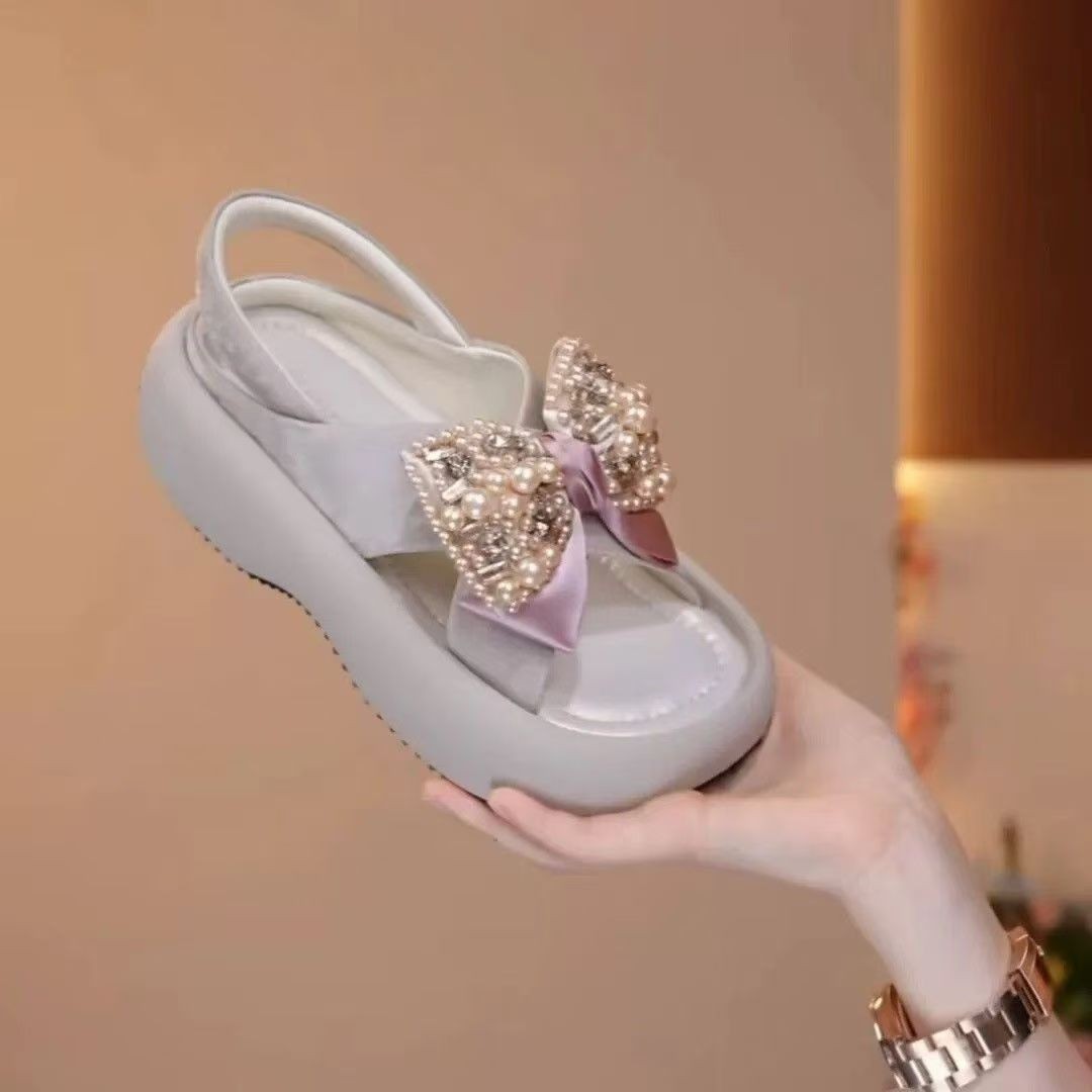Fairy Wind Bound Water Diamond Sandals 2026 primavera nuevo medio trapezo de moda para usar zapatillas frías de fondo grueso