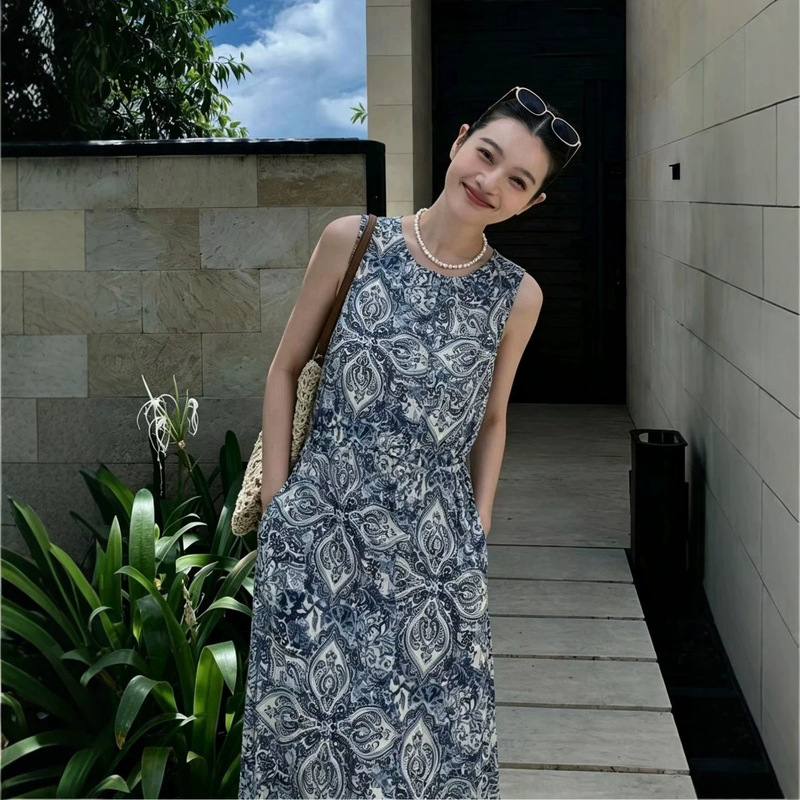 High-End Blue Printed Silk Dress for Women, Summer Season, Elegant Waist-Cinching, Slimming, Round Neck, Stylish Long Tank Dress High-End Blue Printed Silk Dress for Women, Summer Season, Elegant Waist-Cinching, Slimming, Round Neck, Stylish Long Tank Dress
