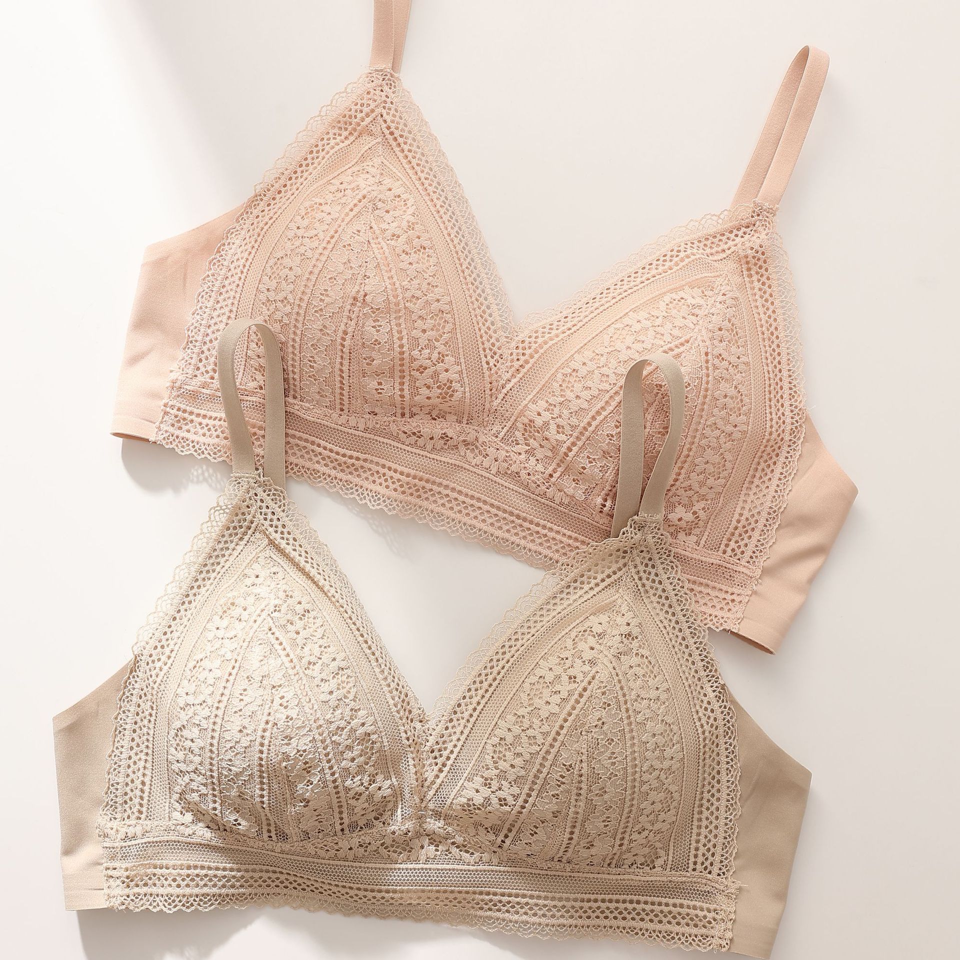 Ropa interior de estilo francés las mujeres del cordón floral gel jalea fina sujetador cómodo triángulo taza mama contratación pequeño OB020