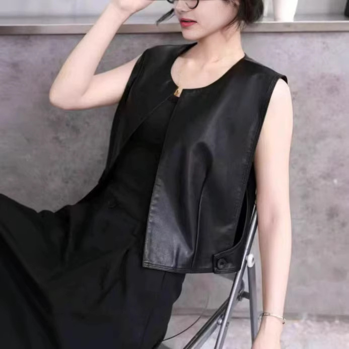 Women's Short Leather Vest 2026 Spring Round Neck Sleeveless Biker Jacket Pu Leather Slim-Fit Vest Outerwear Top