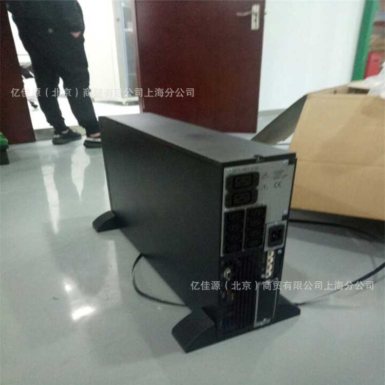APC SURT3000UXICH 3KVA/2100W 机架式UPS电源Smart-UPS RT 3000