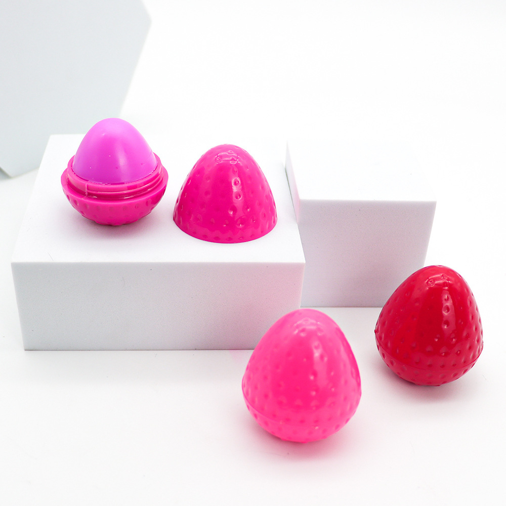 Cross-border best-selling hydrating and nourishing strawberry lip balm, moisturizing lip balm, fruit-flavored lip gloss cosmetics and makeup wholesale in Europe and America undefined