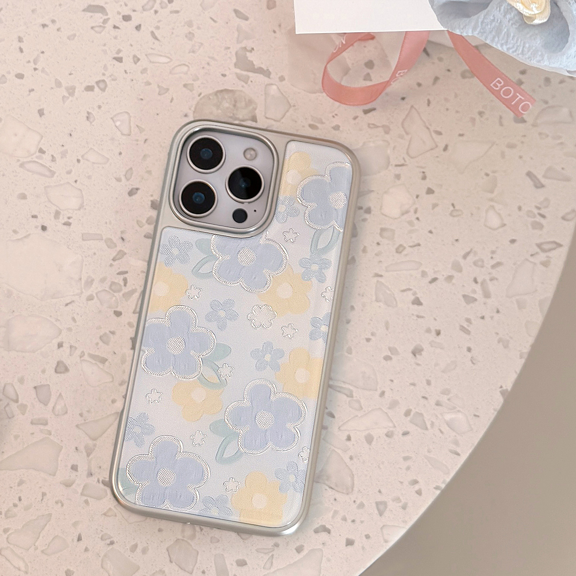 Las flores azules frescas de estilo ins son adecuadas para Apple 16ProMax funda para teléfono móvil 14/15 nicho 13 epoxi 15PM